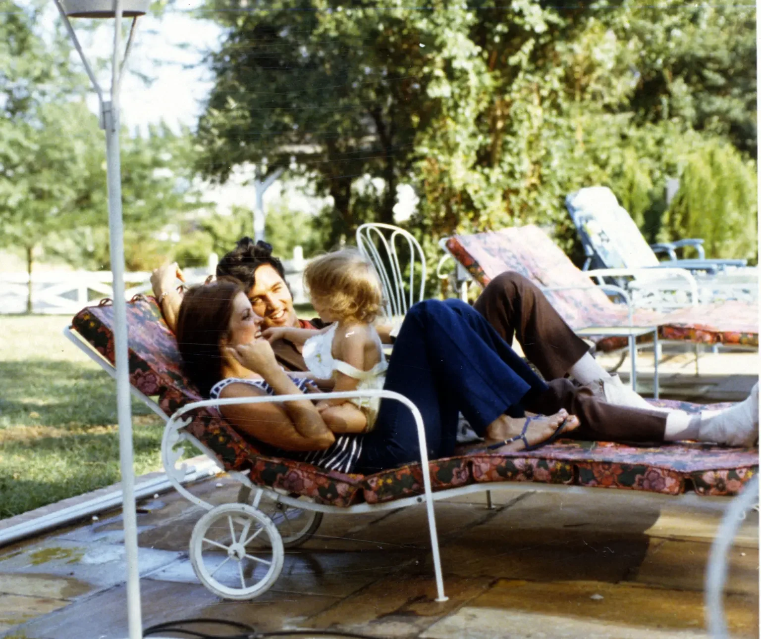 Elvis, Priscila y Lisa Marie Presley.