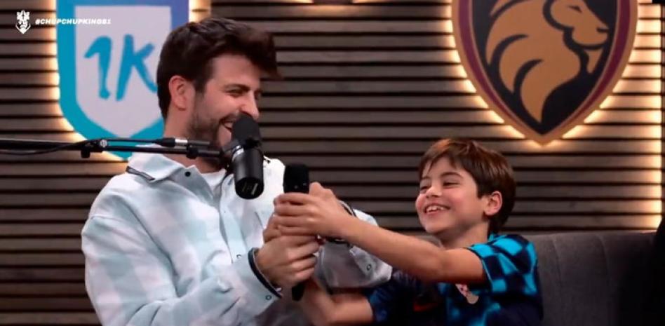 Piqué y Milan en la retransmisión de Twitch.