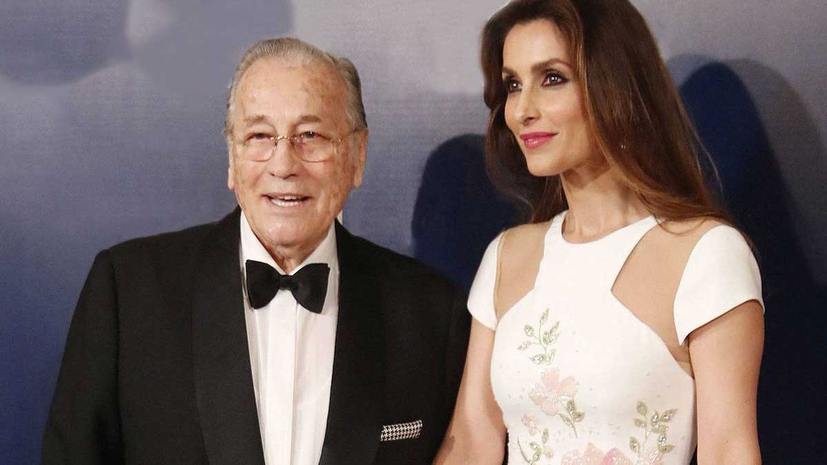 El papá de Paloma Cuevas estuvo presente en el concierto de Luis Miguel en Madrid. (Foto: Twitter) 