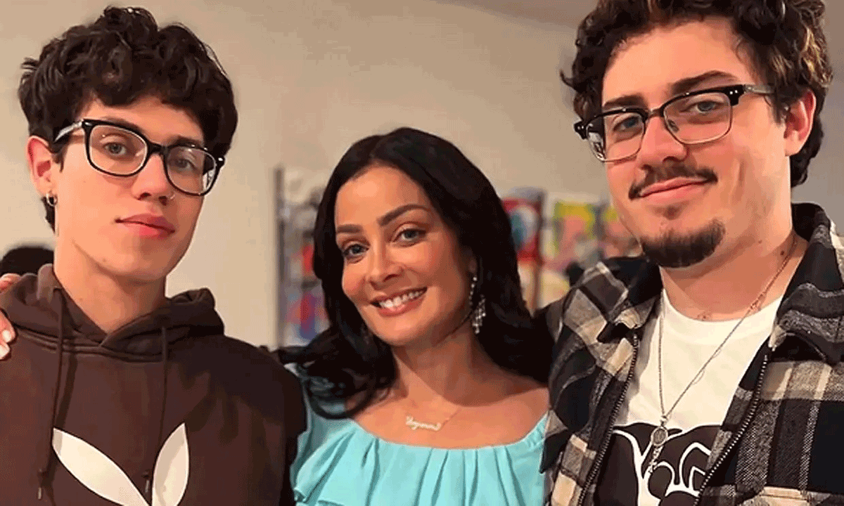 Dayanara Torres con sus hijos Cristian y Ryan.