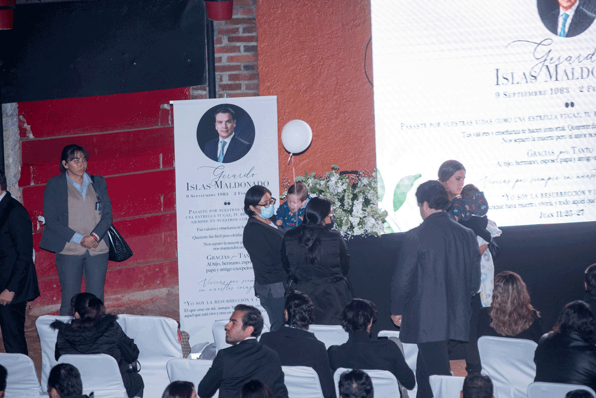 Gerardo y Matías Islas Wade en el homenaje a Gerardo Islas Maldonado.