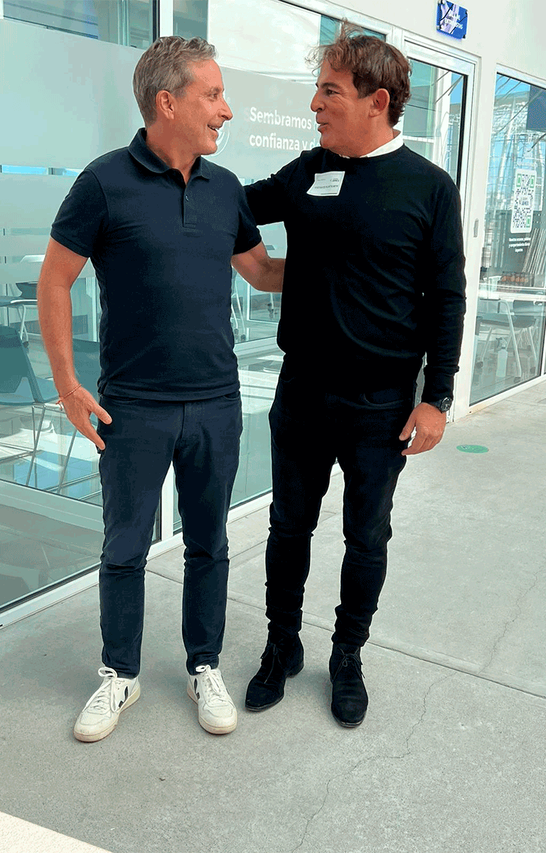 Moisés Micha y Eugenio López en la apertura de la nueva planta de Jumex en Monterrey.