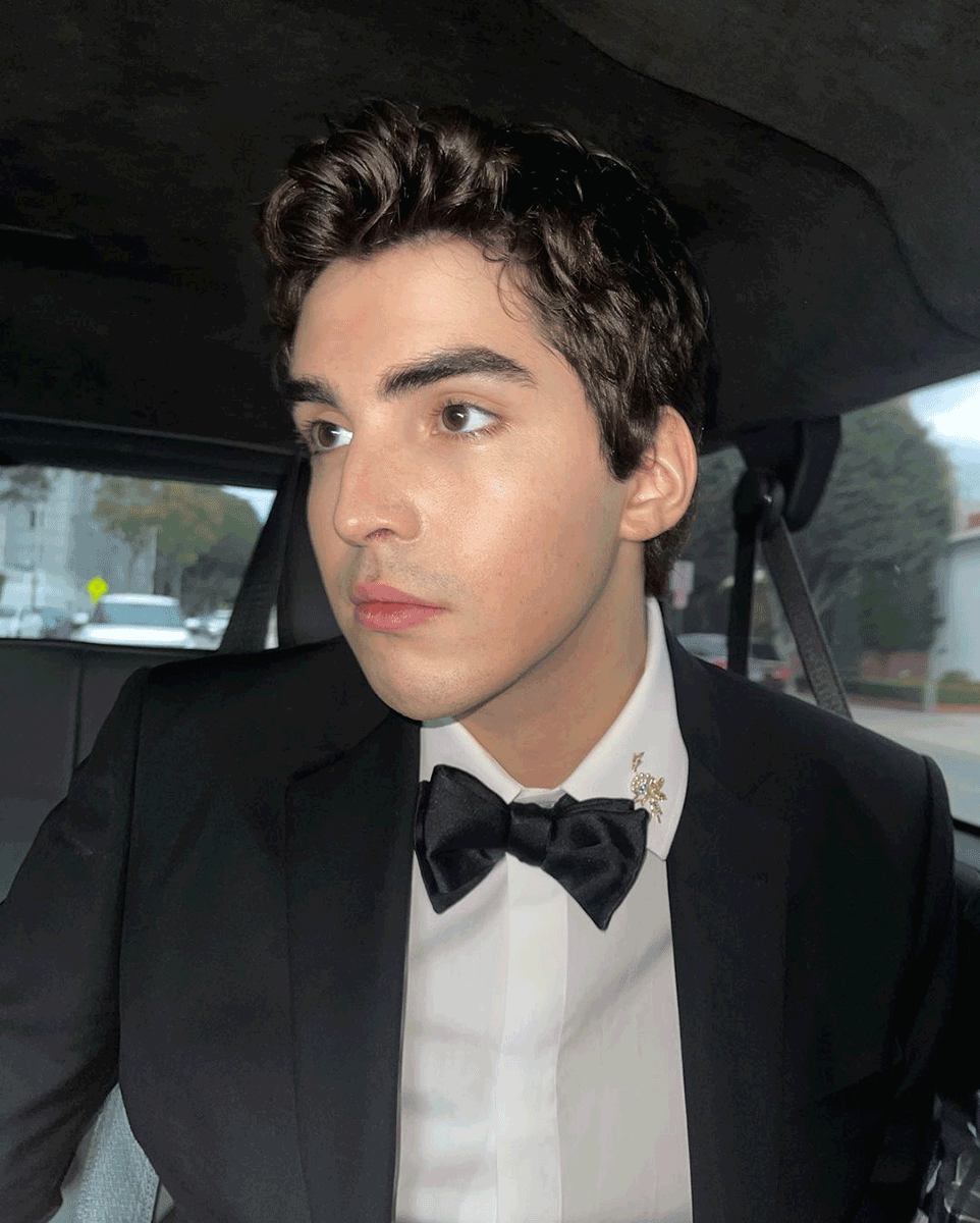 Olmo Cuaron rumbo after party de Vanity Fair.