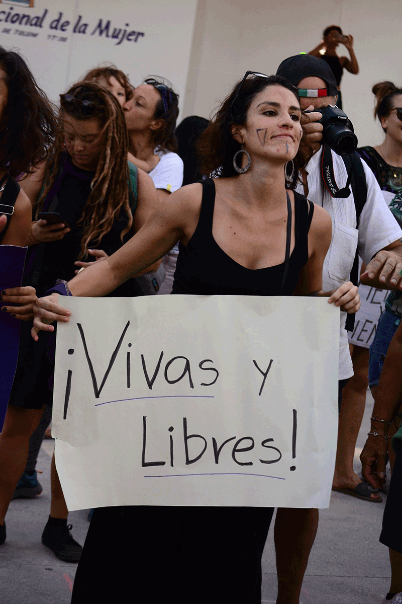 Se marcha en defensa de los derechos de mujeres y niñas.