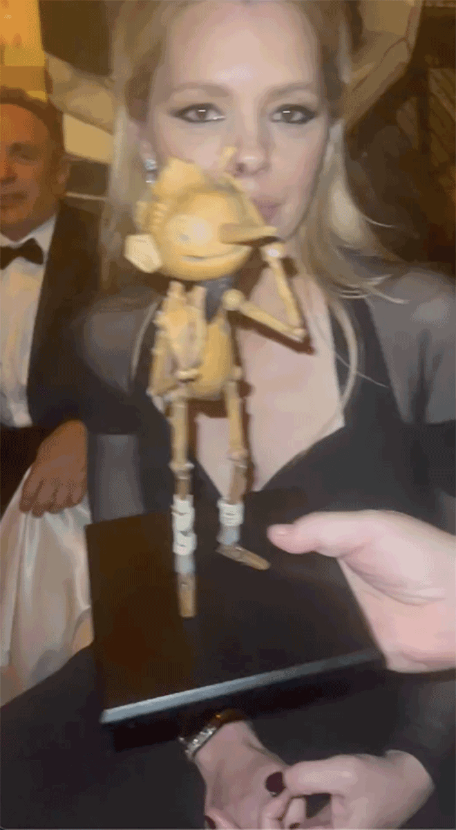 Kim Morgan, esposa de Guillermo del Toro, fue la mejor compañía del director en la ceremonia de los Oscar 2023.