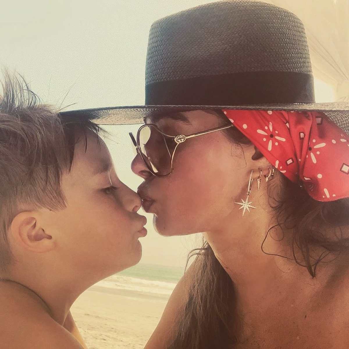 Galilea Montijo y Fernando Reina son padres de Mateo, de 10 años. El exdiputado tiene dos hijos más de su primer matrimonio. 