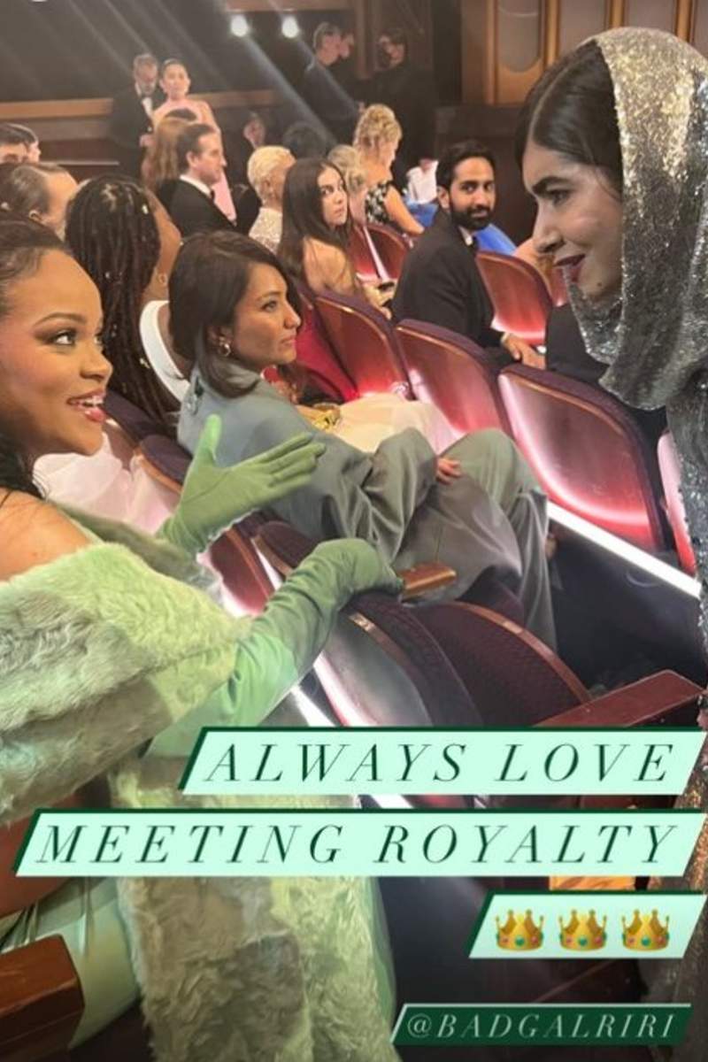 Malala Yousafzai no ocultó su emoción por saludar a Rihanna durante la ceremonia. 