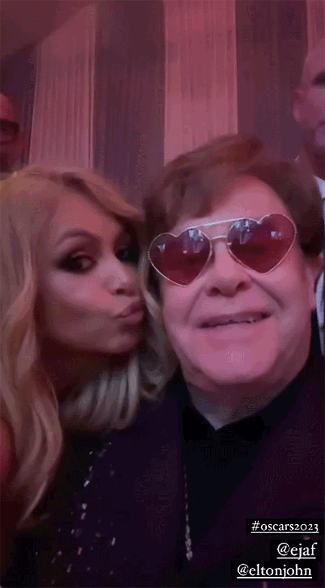 Paulina Rubio y Elton John en la fiesta post Oscar 2023.