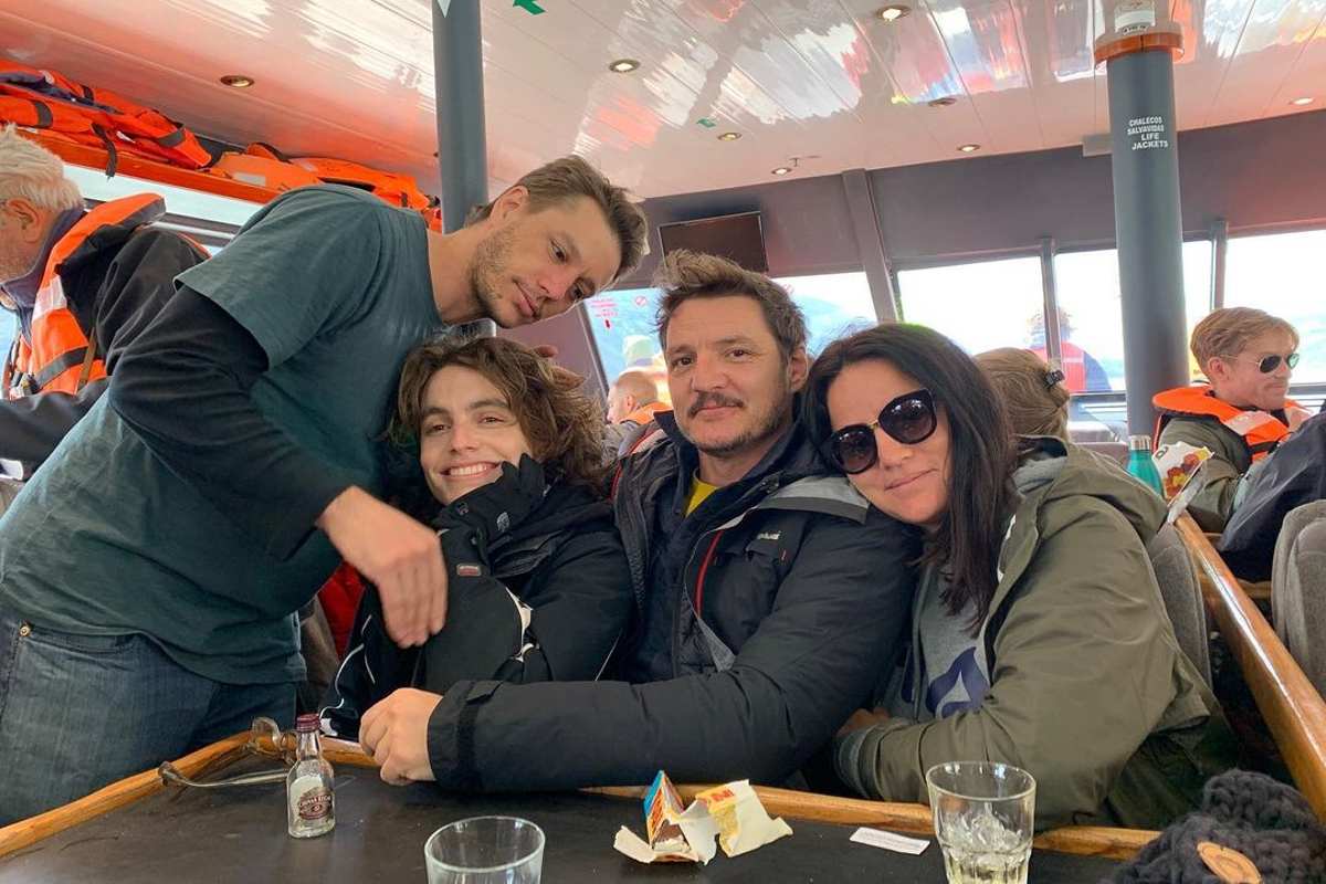 El actor lleva una excelente relación con sus hermanos Nicolás, Lux y Javiera.