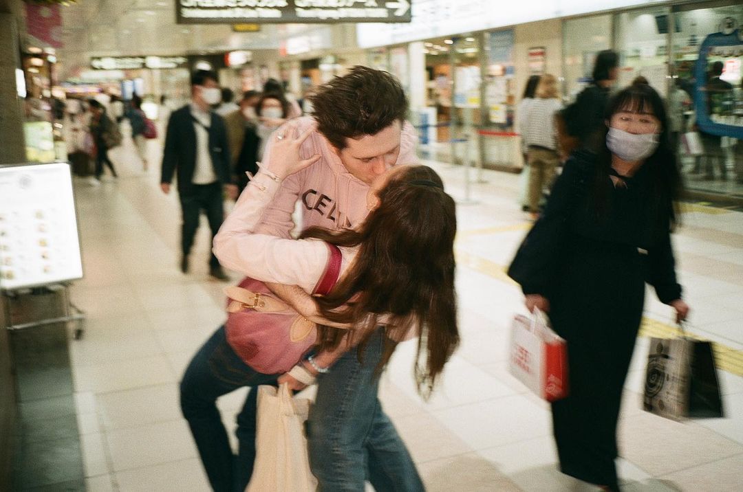 Con esta foto, Brooklyn agradeció un año de matrimonio con Nicola. 'Hoy hace 1 año que me casé con mi mejor amiga. Soy la persona más afortunada por poder llamarte mi esposa', escribió.