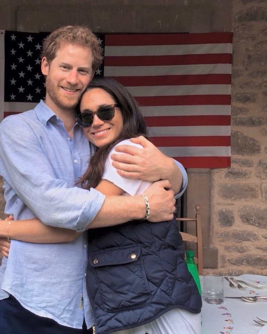 El príncipe Harry y Meghan Markle señalaron a los tabloides británicos como los culpables de su falsa reputación.