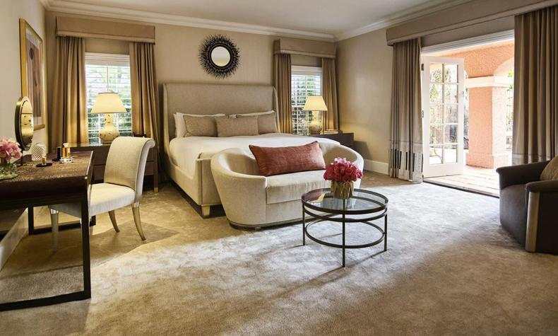 Es un emblemático hotel de lujo ubicado en el corazón de Beverly Hills. 
