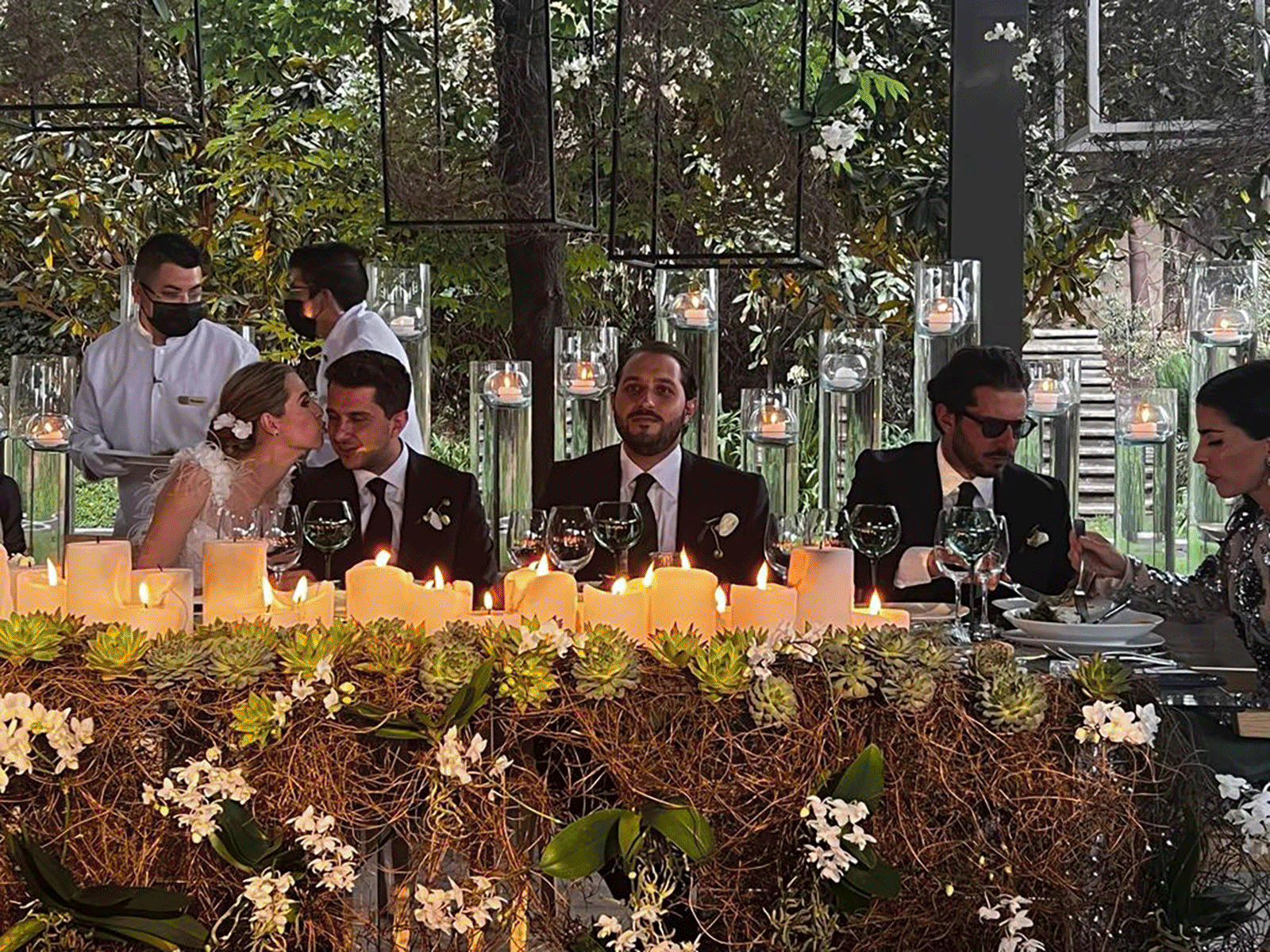 Patricio y Natalia compartieron su mesa con la familia.