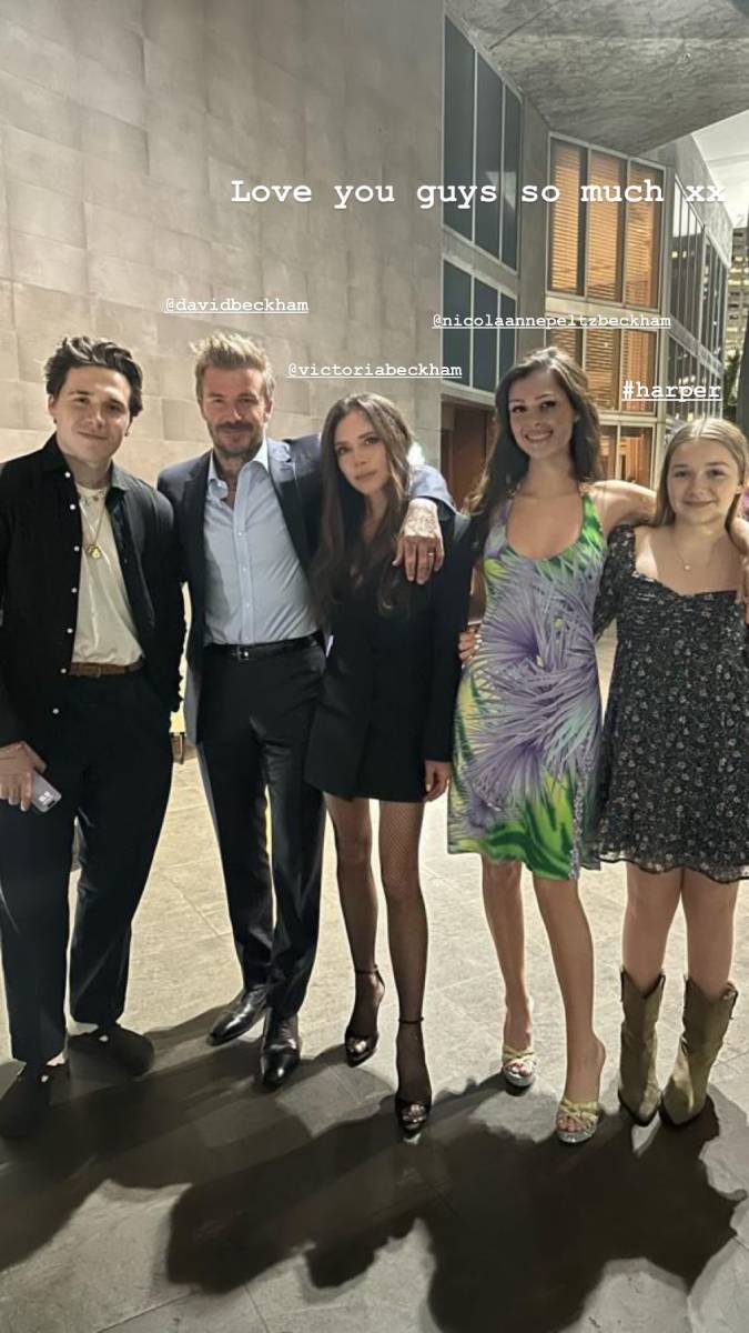 Esta es la imagen que analizó la experta en lenguaje corporal, Judi James, sobre Nicola Peltz y Victoria Beckham.
