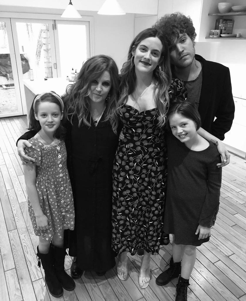 Lisa Marie tuvo cuatro hijos: Riley, Benjamin, quien se suicidó en 2020, y las gemelas Finley y Harper.