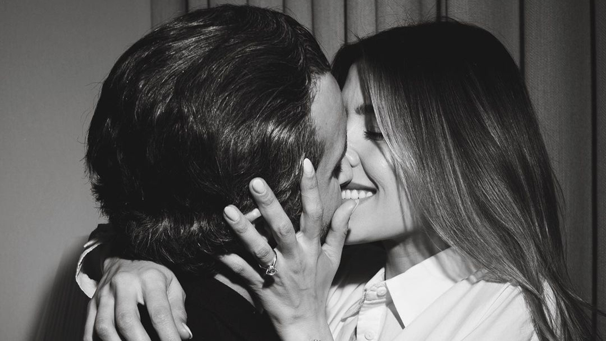 Michelle Salas mostró en redes sociales el anillo de compromiso que le entregó Danilo Díazgranados.