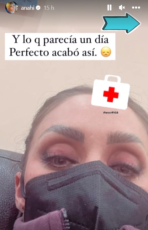 Anahí documentó en redes sociales la lesión que sufrió en el oído. 