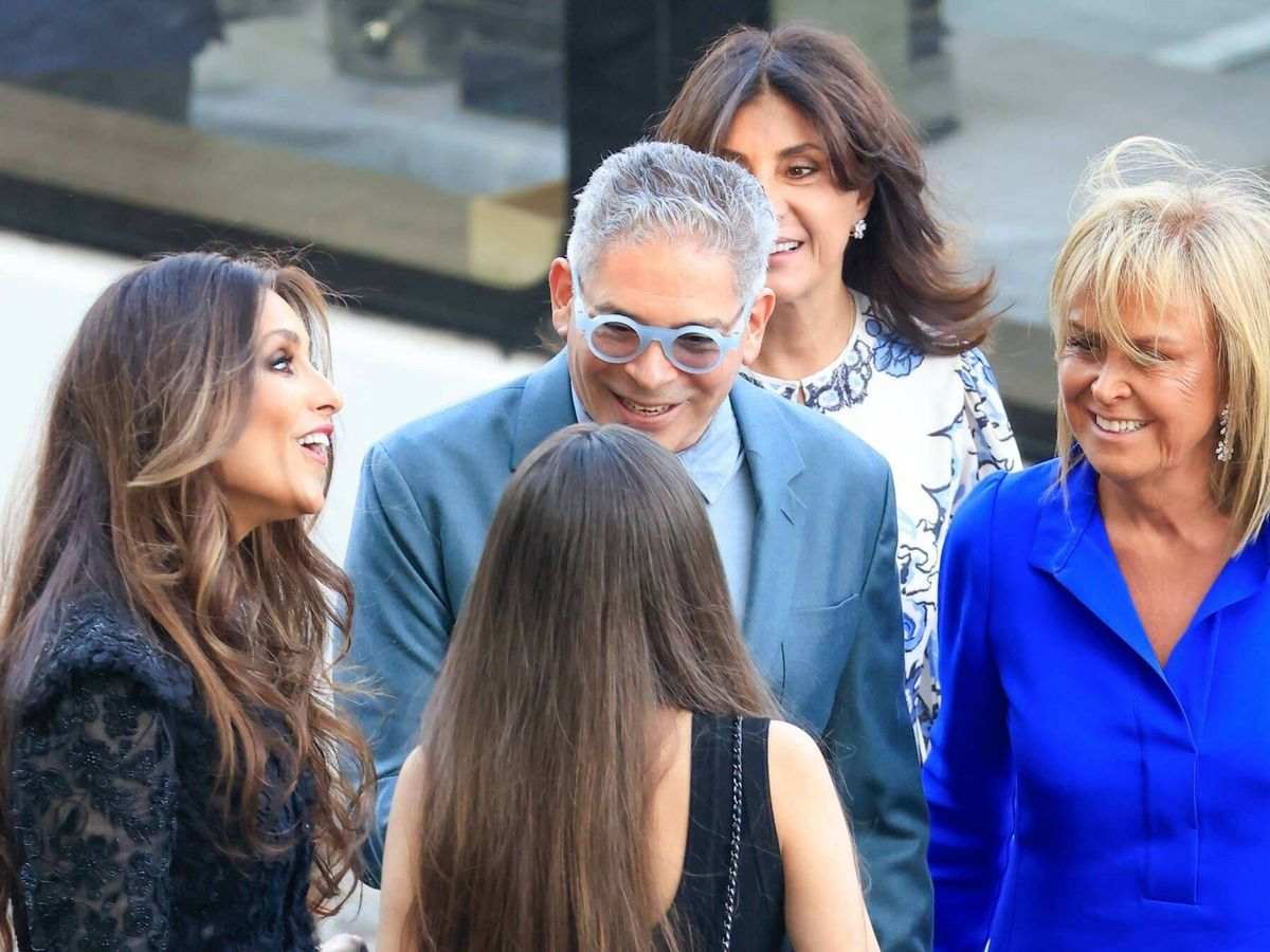 Boris Izaguirre convivió con Paloma Cuevas y Luis Miguel en la boda del hijo de Rosa Clará en París.