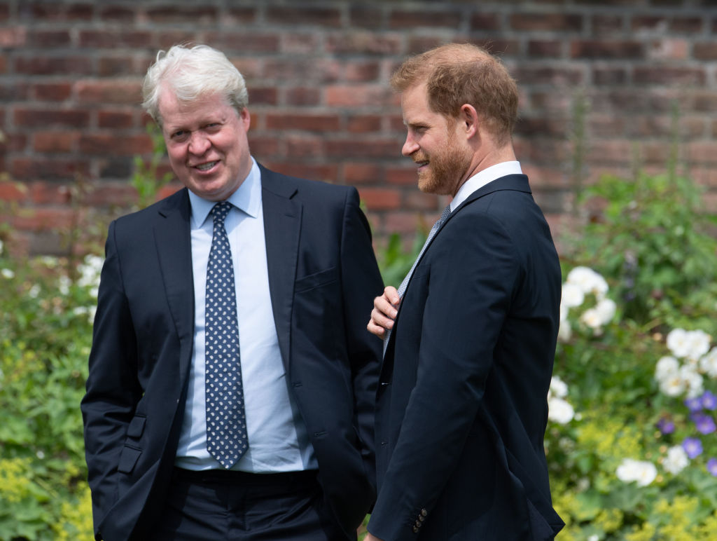 Charles Spencer, hermano de Lady Di, apoya a su sobrino Harry y estalló contra la prensa británica por 'burlarse' de él durante el juicio.