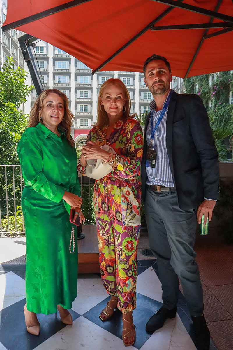 Luisa Serna y Belinda Carlisle en LuxuryLab Global