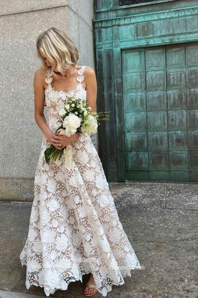 El vestido de novia de Naomi Watts es parte de la nueva colección de Oscar de la Renta.