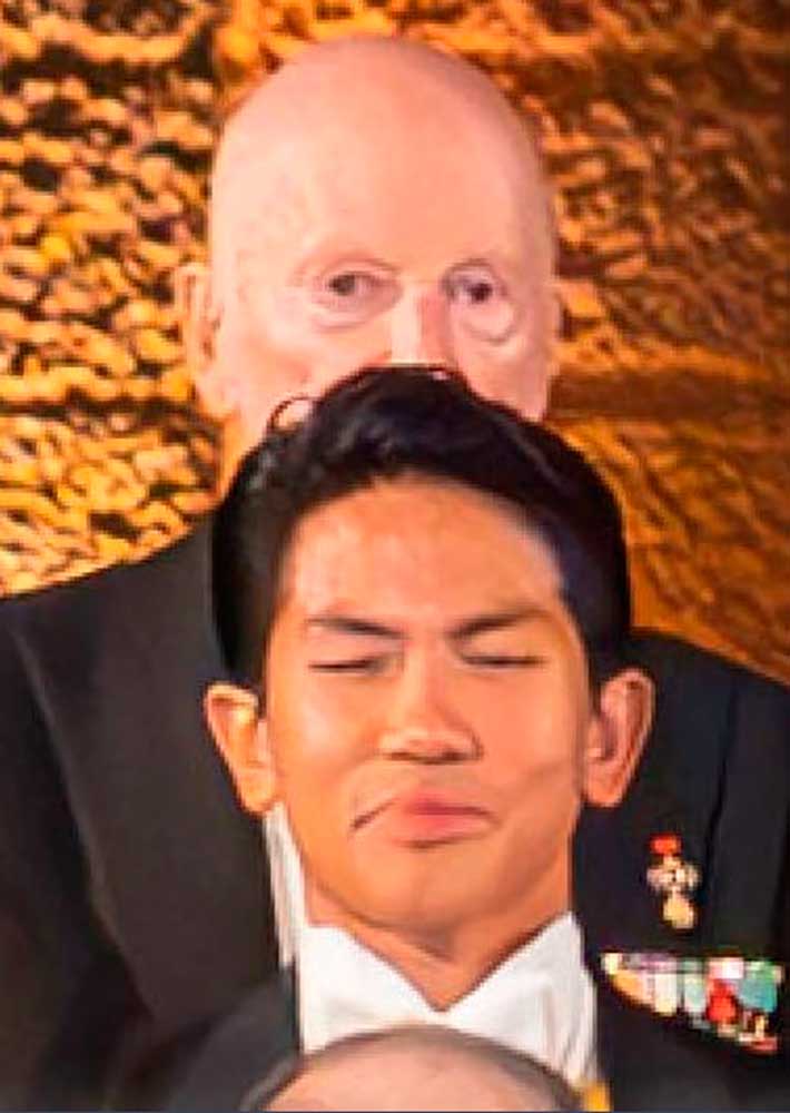 El príncipe de Brunéi salió con los ojos cerrados en la foto oficial de la boda de Jordania. 