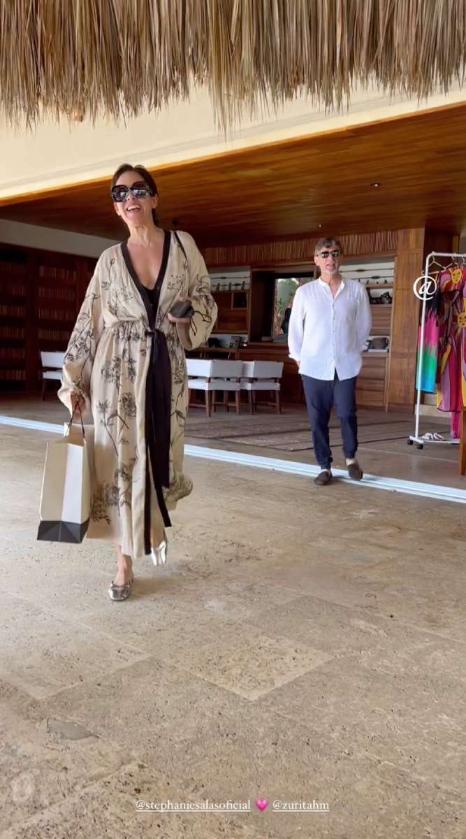 Stephanie Salas y Humberto Zurita en el viaje de cumpleaños de Michelle Salas en Punta Mita. 