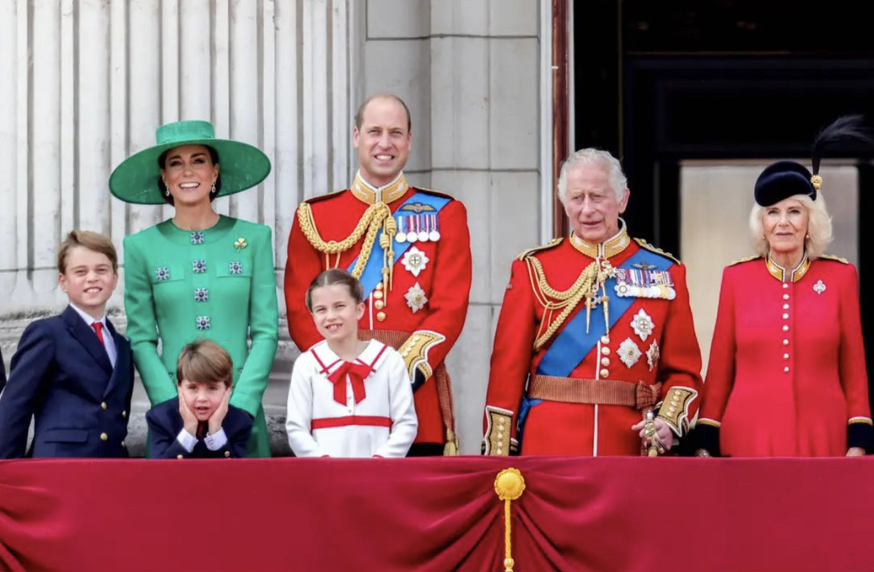 Detalles del primer ‘Trooping the Colour’ del rey Carlos III: ¿qué miembros de la Familia Real lo acompañaron en el balcón?