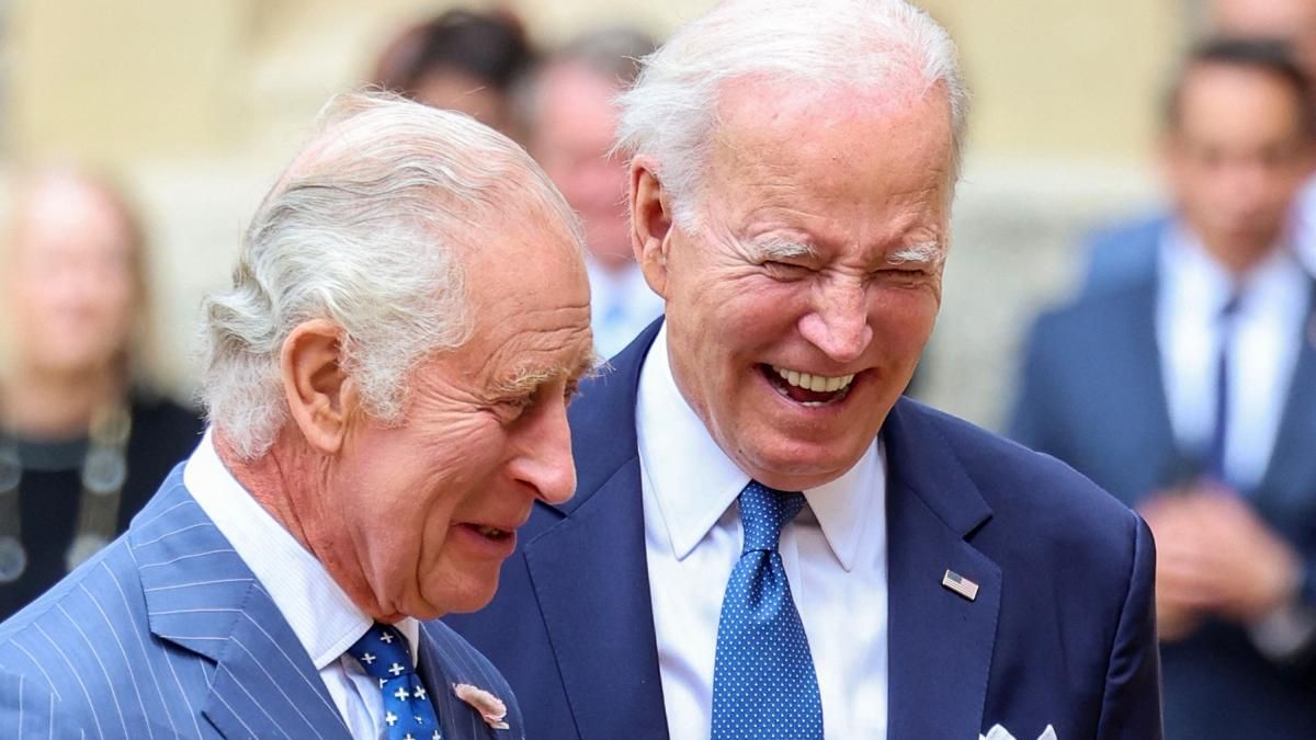 Los gestos ‘confusos’ de Joe Biden que hicieron viral su visita al rey Carlos III en Londres