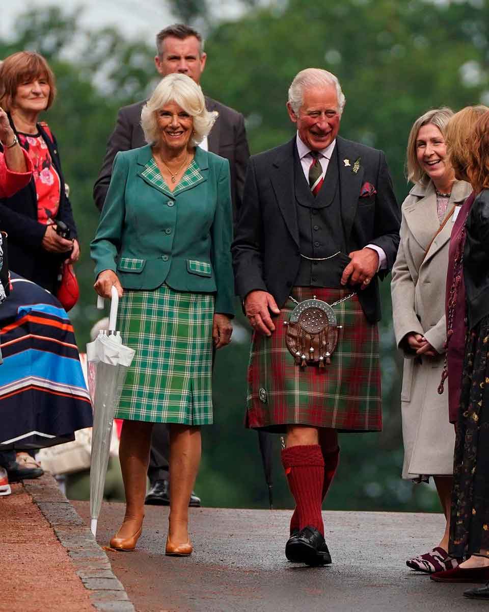 Reyes Carlos III y Camilla en Escocia