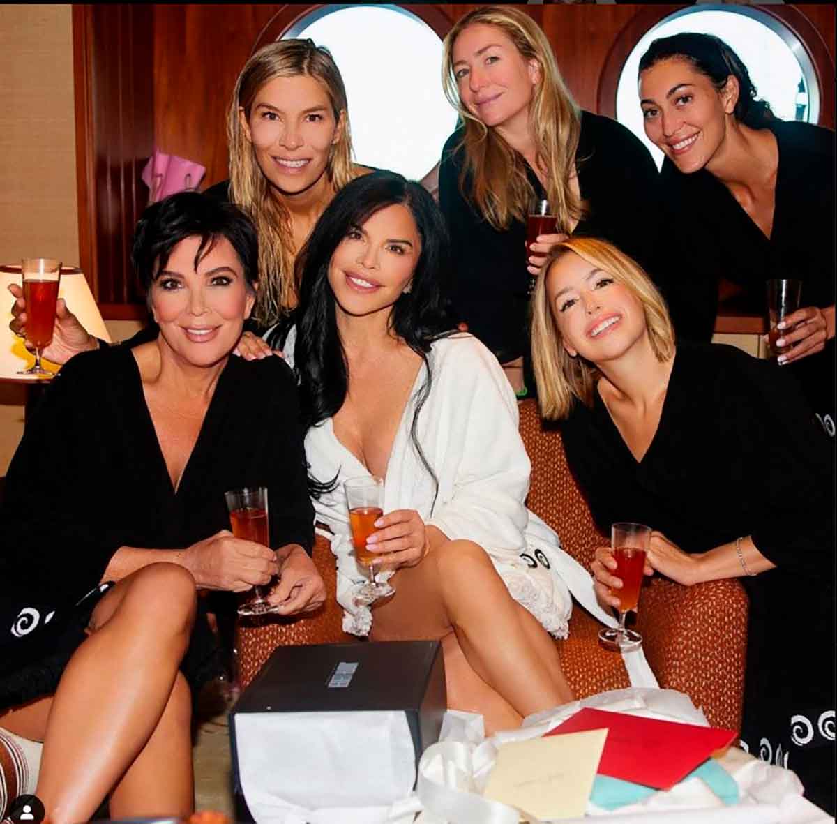 Kris Jenner y  Lauren Sanchez, fiesta compromiso Jeff Bezos