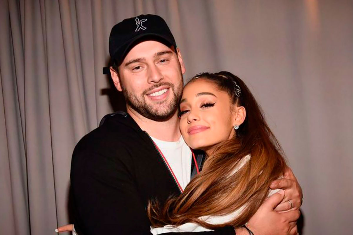Ariana Grande lanzó seis álbumes bajo la representación de Braun.