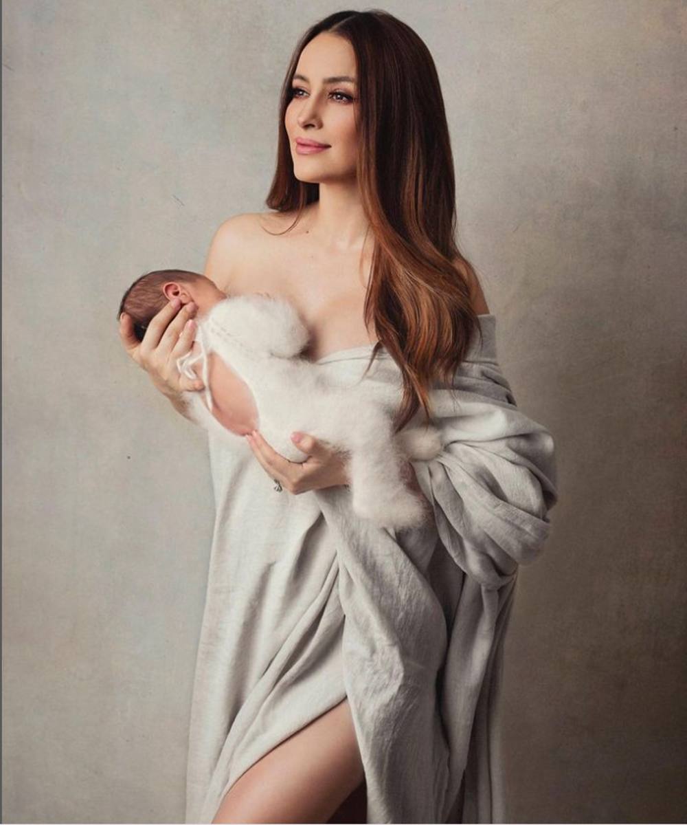 cynthia rodríguez compartió la primera foto de su hijo león y así contestó carlos rivera