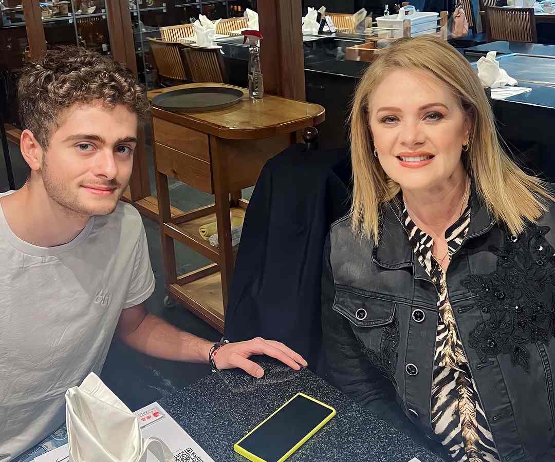 Erika Buenfil relató la historia en la que su hijo conoció a su hermana jugando videojuegos. 