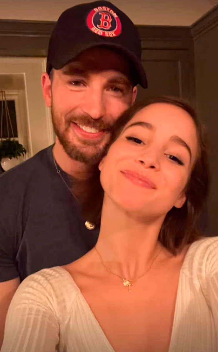 Chris Evans y Alba Baptista