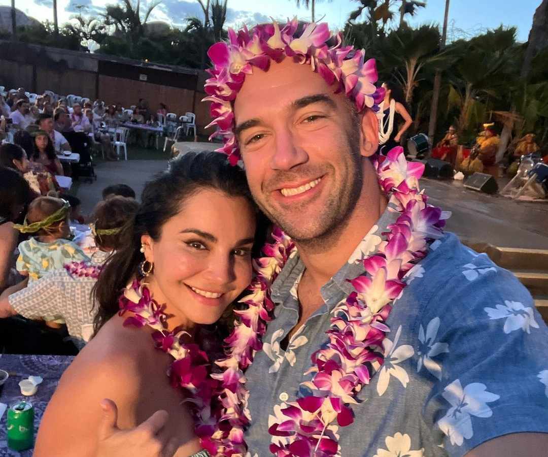 Martha Higareda y Lewis Howes pronto celebrarán su boda. 