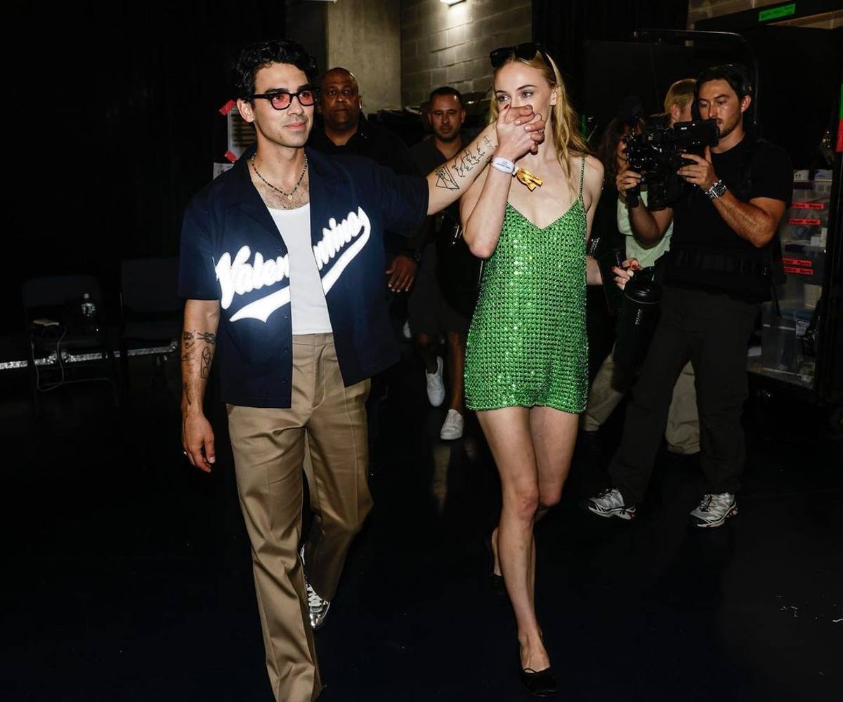 Joe Jonas y Sophie Turner tenían planes de mudarse al Reino Unido, de acuerdo con carta. 