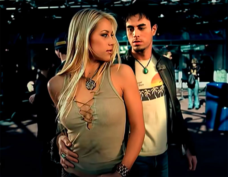 Enrique Iglesias y Anna Kournikova, video 'Escape', 2001.