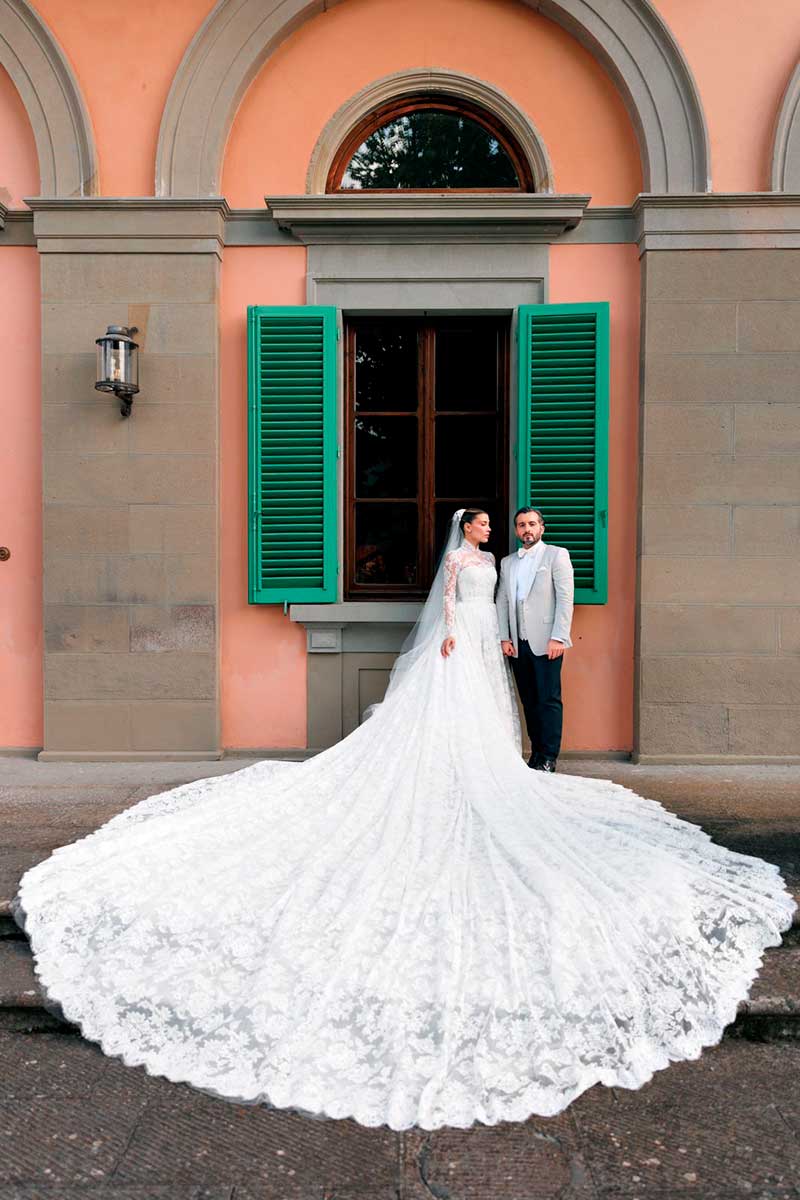 Michelle Salas y Danilo Díazgranados recién casados. (Foto: Vogue México)