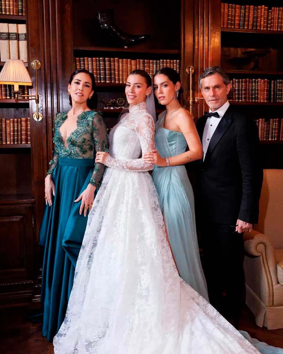 Stephanie Salas, Michelle Salas, Camila Valero, Humberto Zurita