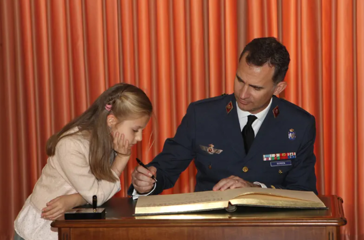 Leonor y rey Felipe VI