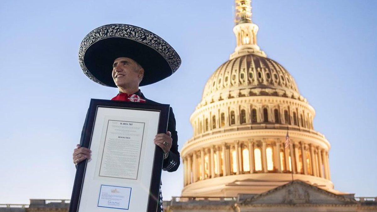 ¡Orgullo mexicano! Alejandro Fernández recibe reconocimiento en el Capitolio de Estados Unidos por su trayectoria