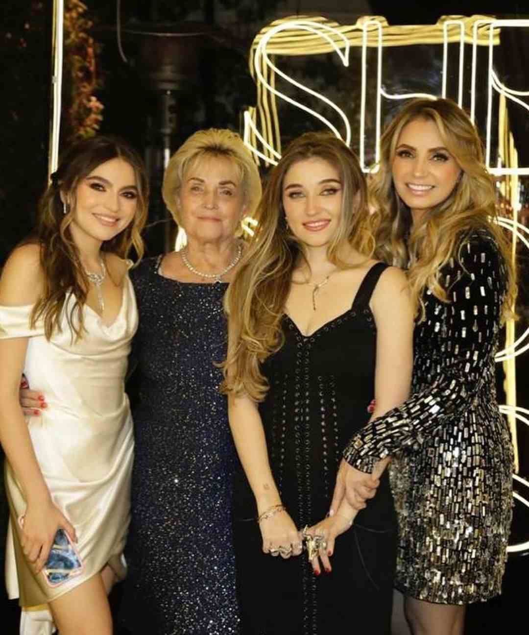 Angélica Rivera y su mamá, Maria Eugenia Hurtado, festejaron junto a la felicidad de la 'bride to be'