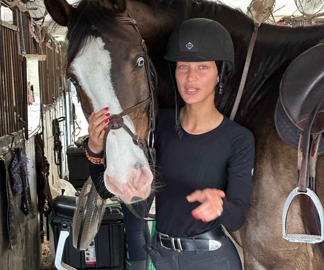 Bella Hadid estrenó novio y se trata de un mexicano experto en equitación.