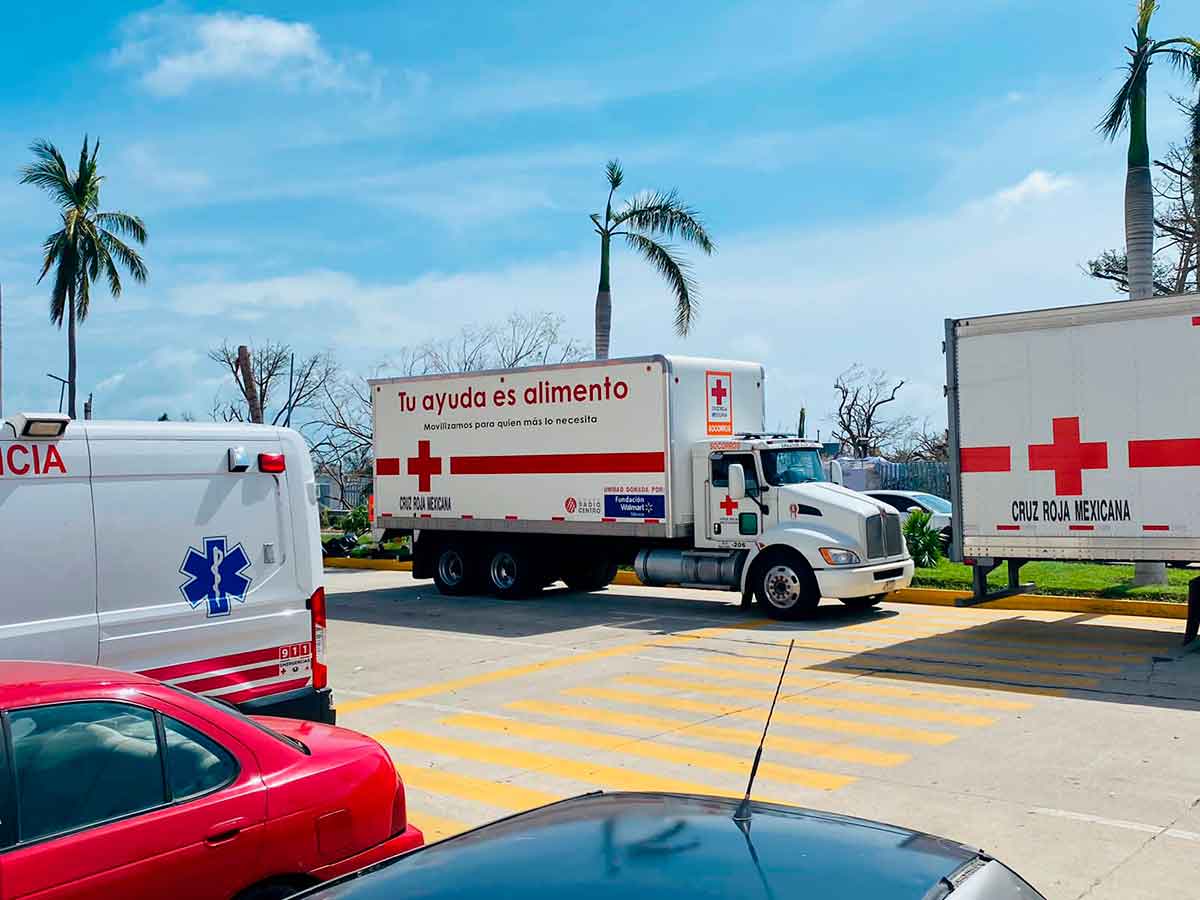La Cruz Roja Mexicana está llevando las donaciones a Acapulco a todos los afectados del Huracán Otis. 