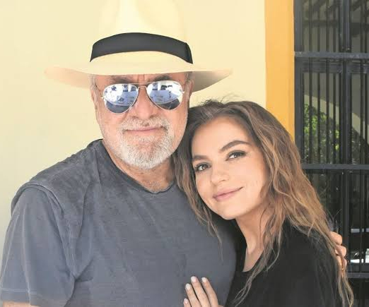 Sofía Castro reveló que su papá no pudo acudir a su fiesta de compromiso por cuestiones de trabajo.