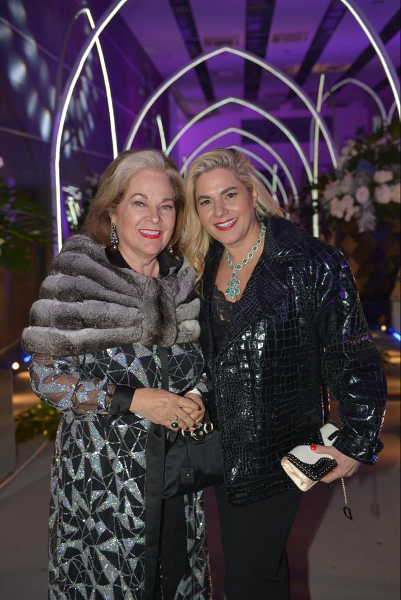 Liliana Melo de Sada y Liliana Sada en concierto privado de Luis Miguel en Monterrey.