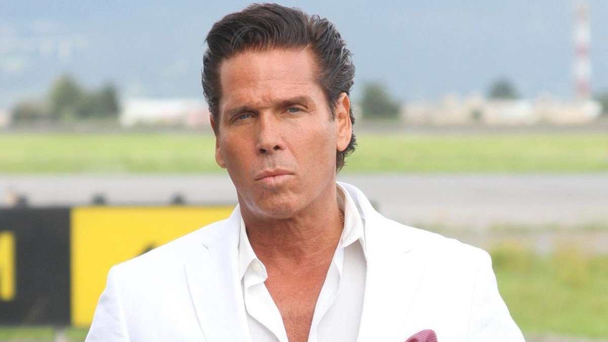 ¿Por qué dicen que Roberto Palazuelos es el “héroe” de Acapulco luego de daños causados por el huracán Otis?