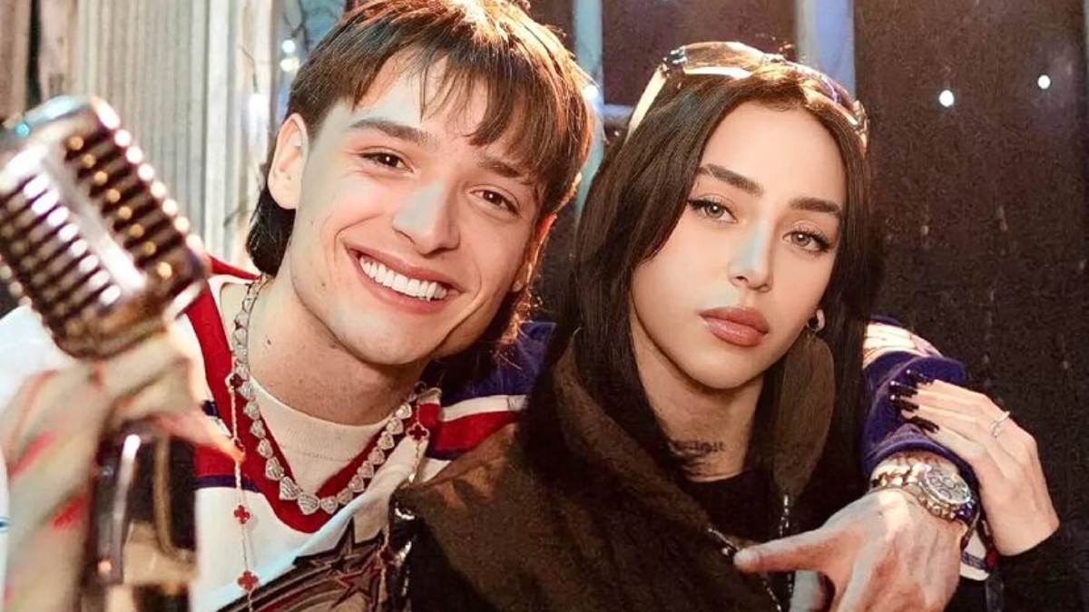 El viral video que muestra cómo Peso Pluma y Nicki Nicole confirmaron su noviazgo en pleno concierto en México