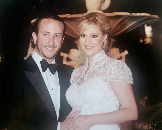 Chantal Andere y Enrique Rivero Lake el día de su boda. 